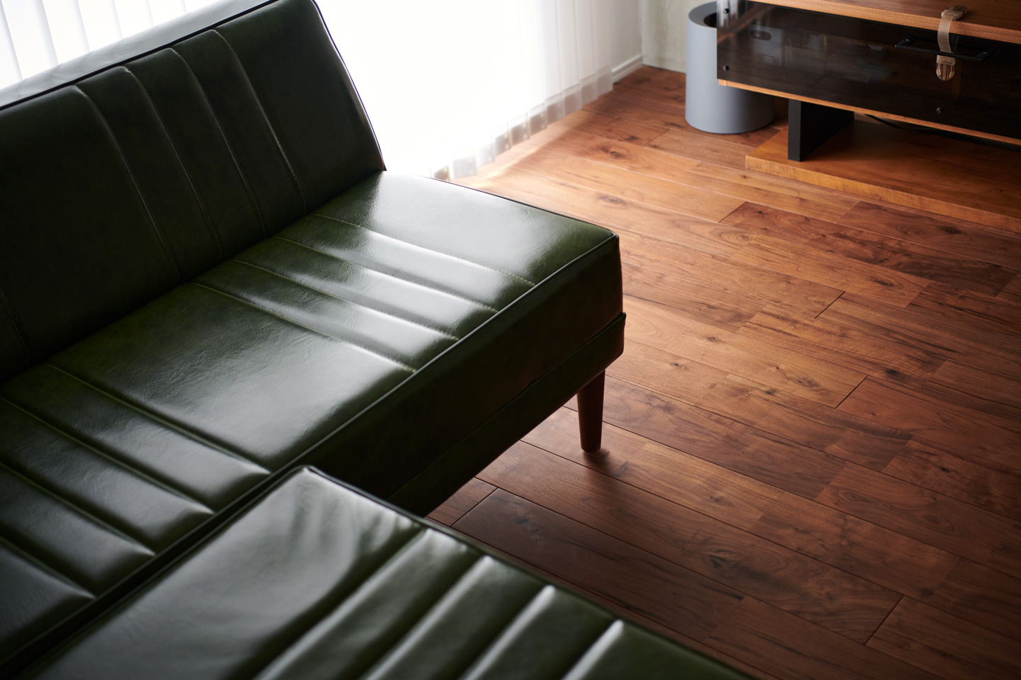 重厚な雰囲気を出すウォルナット。