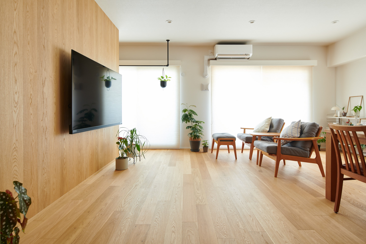 木材を基調とした空間がとても暖かな印象を与えます。